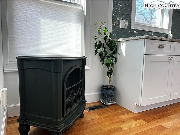 4th image of 79 Busic Ridge