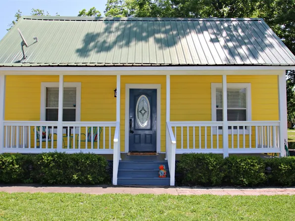 516 N Texas St, Emory, TX 75440