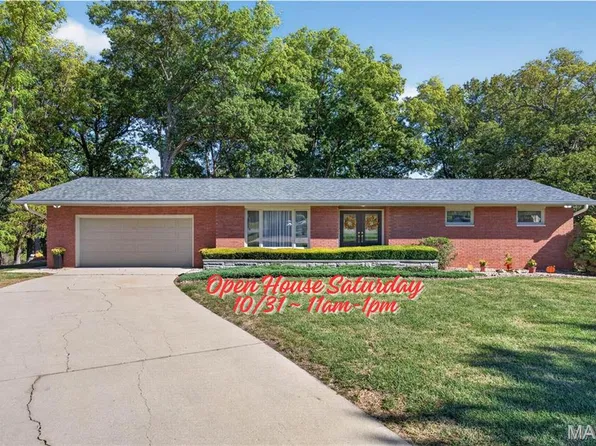 19 Madonna Ct, Highland, IL 62249