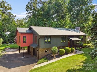 8 Pine Spring Dr, Asheville, NC 28805