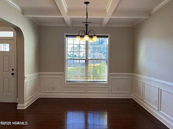 3rd image of 104 Kenna Ct