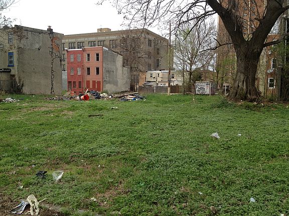 3rd image of 2303 Harlan St