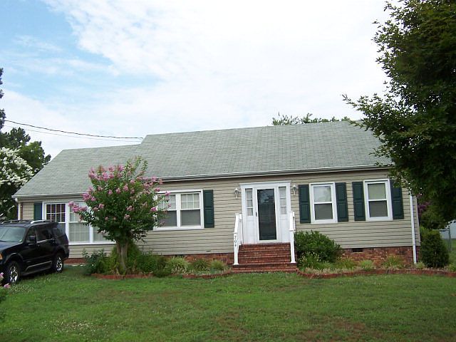 1st image of 704 Henry St