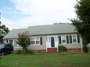 704 Henry St, Gretna, VA 24557