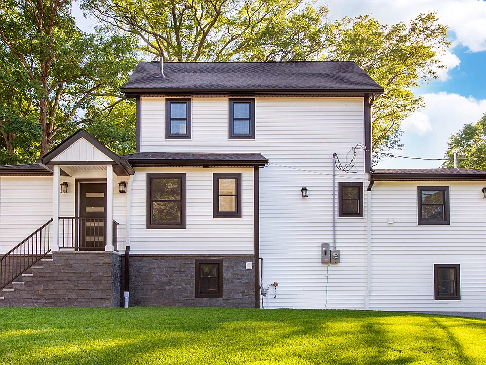 145 Grove St
