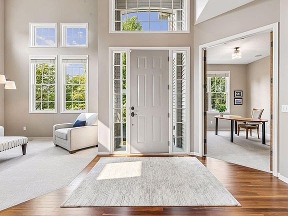 4th image of 7569 Ridgeview Point