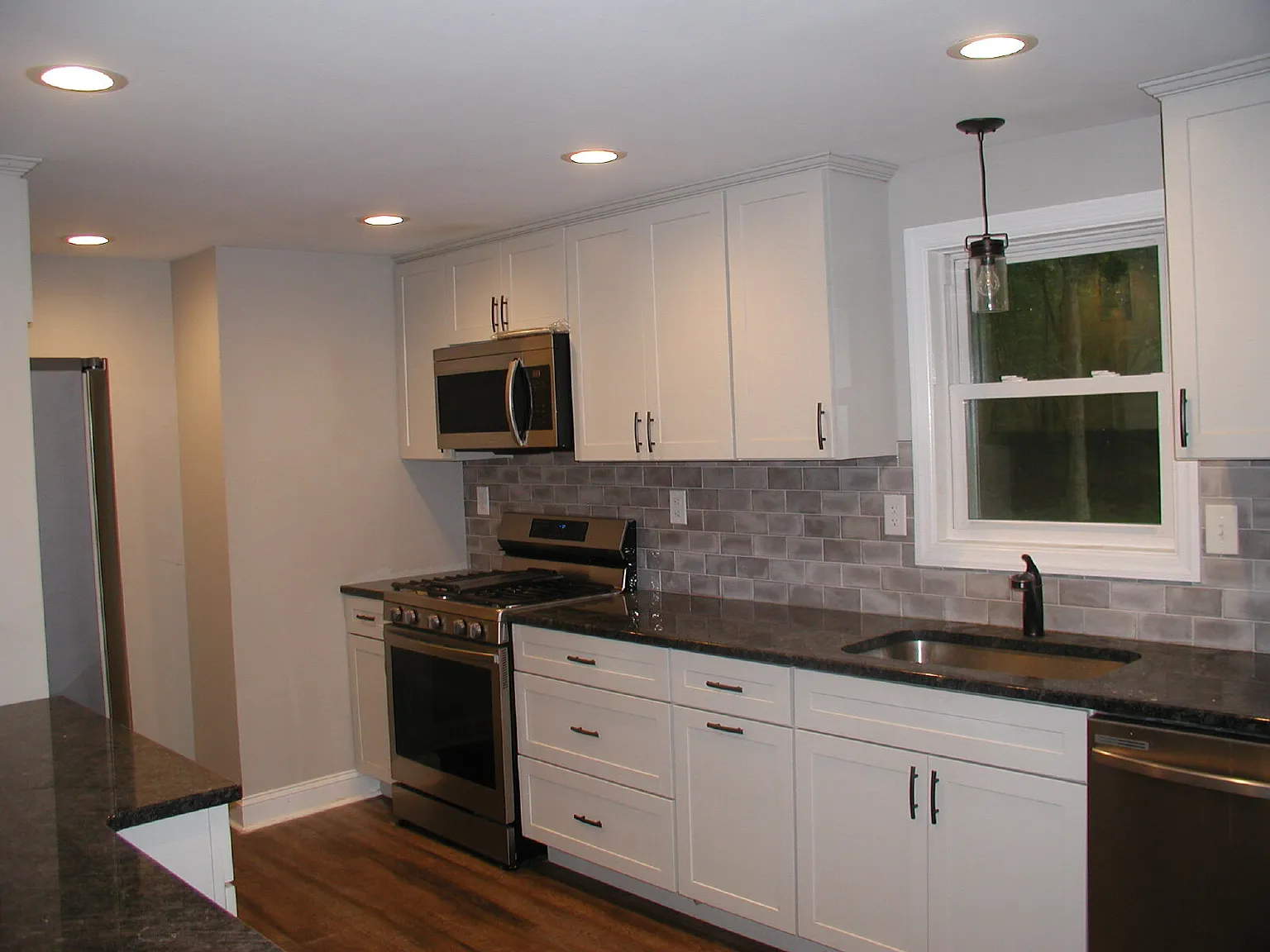 3 bed, 2.0 bath, 1248 sqft, $2,775 — Photo 4