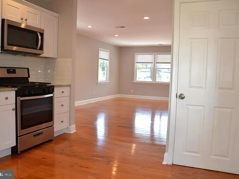 713 Miller St — Photo 5