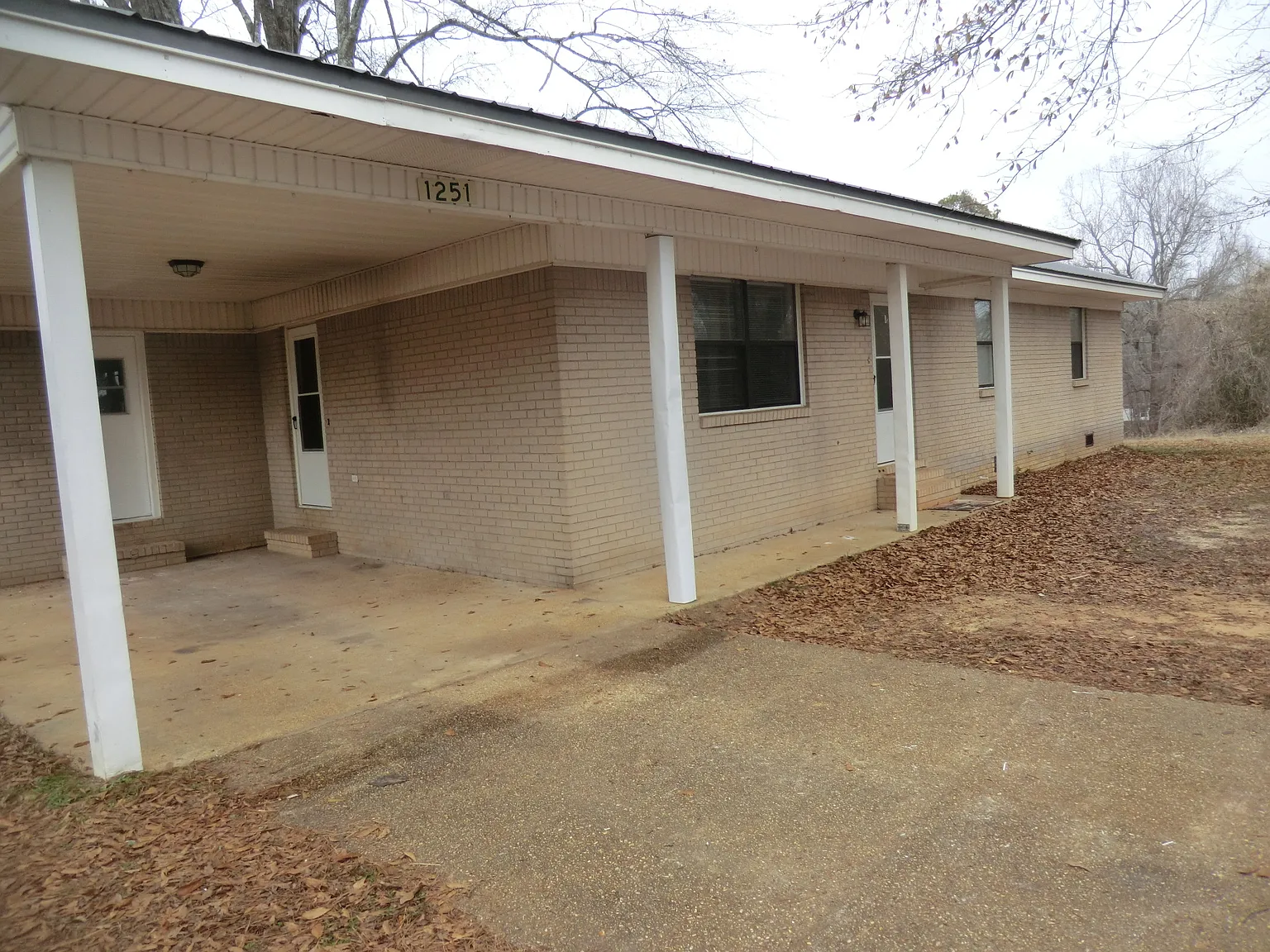 4 bed, 1700 sqft, $1,000 — Photo 2