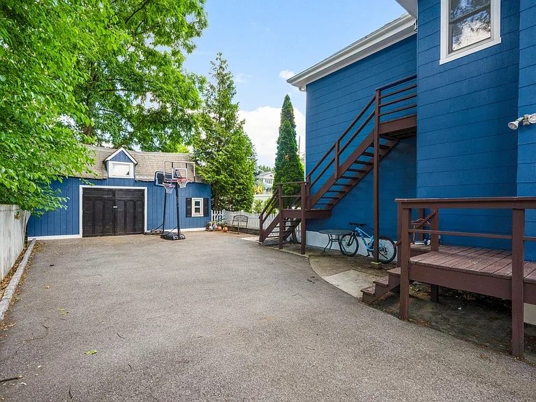 315 Maple Ave — Photo 6