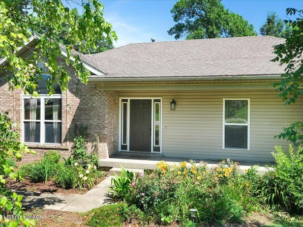 1619 E Crystal Dr, La Grange, KY 40031
