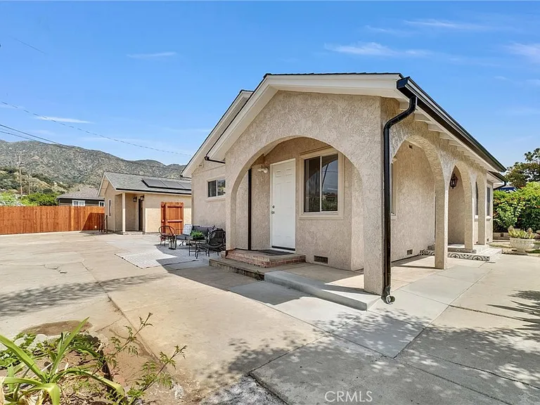 2305 Sesmas St — Photo 26