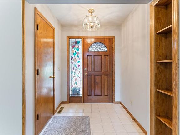 4th image of 56544 Gillen Ave