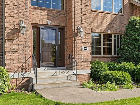 3rd image of 600 Ashton Ct