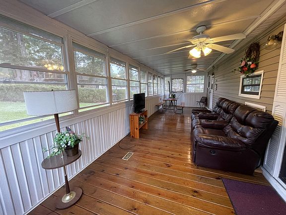 5th image of 5355 Parkway E #106