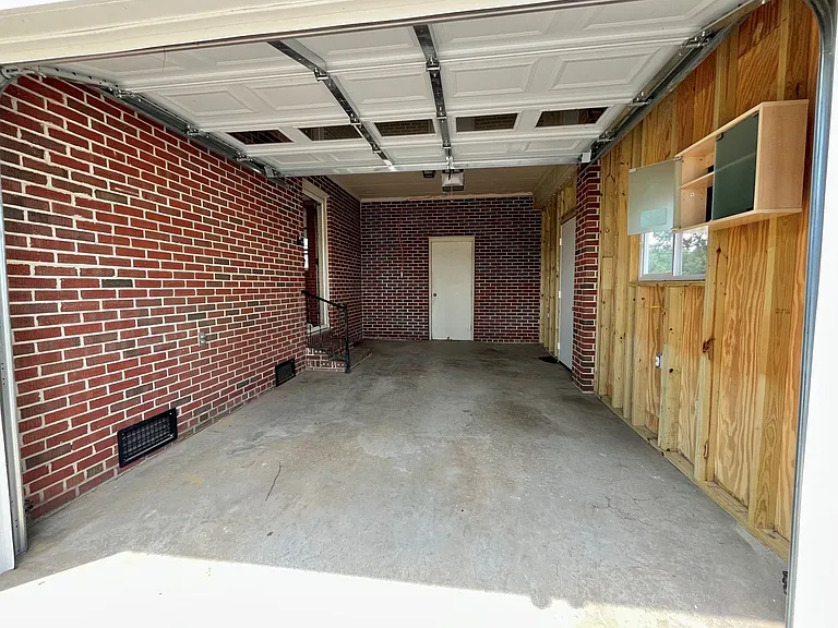 513 E Main St — Photo 13