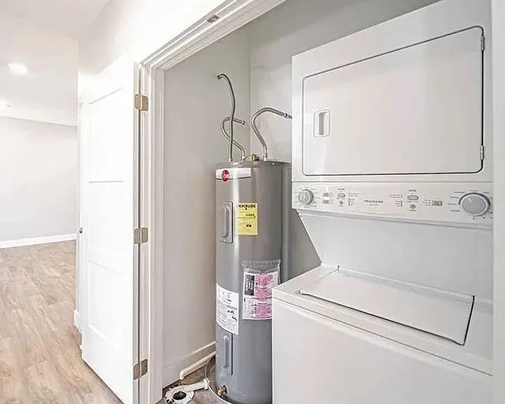 676 Carlow Dr — Photo 16