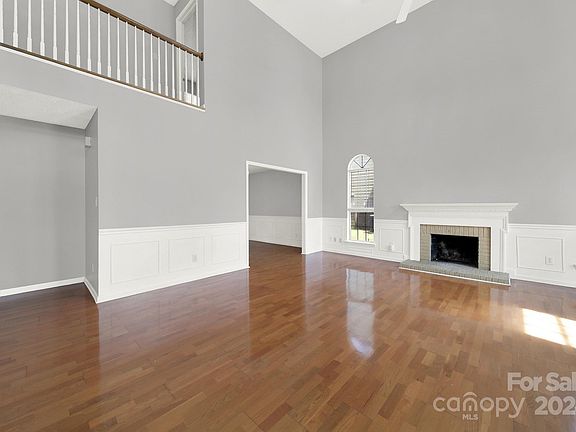 2nd image of 11315 Laurel View Dr