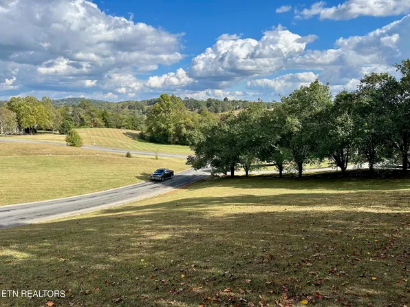 Autumn Ln, Kodak, TN 37764