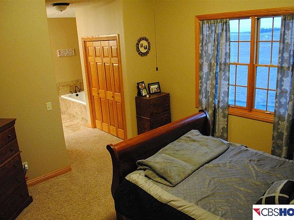 4th image of 1686 Hillside Dr