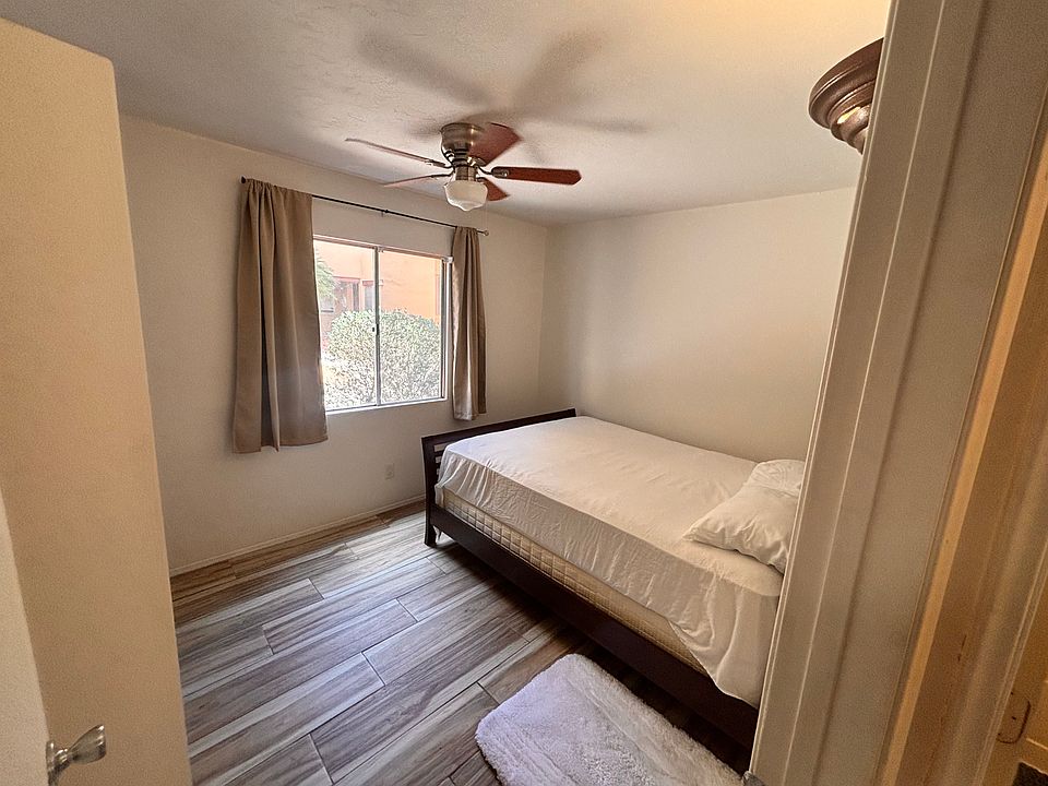 2nd image of 1810 E Blacklidge Dr APT 302