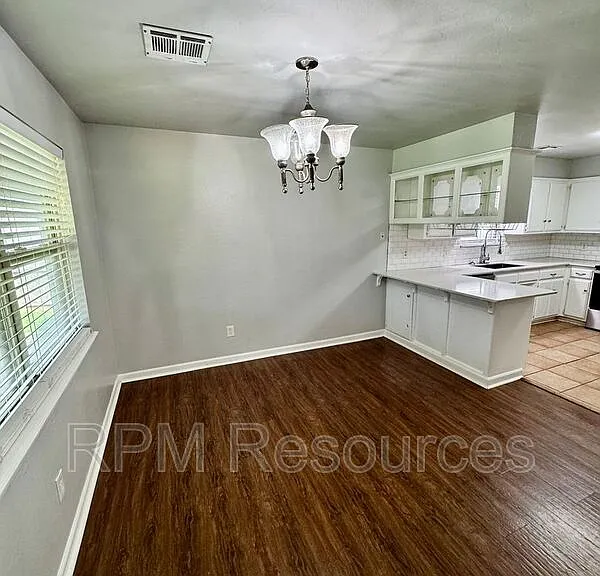 1420 NE 1st St — Photo 8