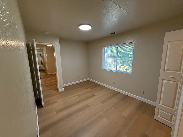 1010 Figueroa St #2 — Photo 9