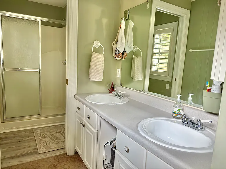 319 Circle Ave — Photo 16