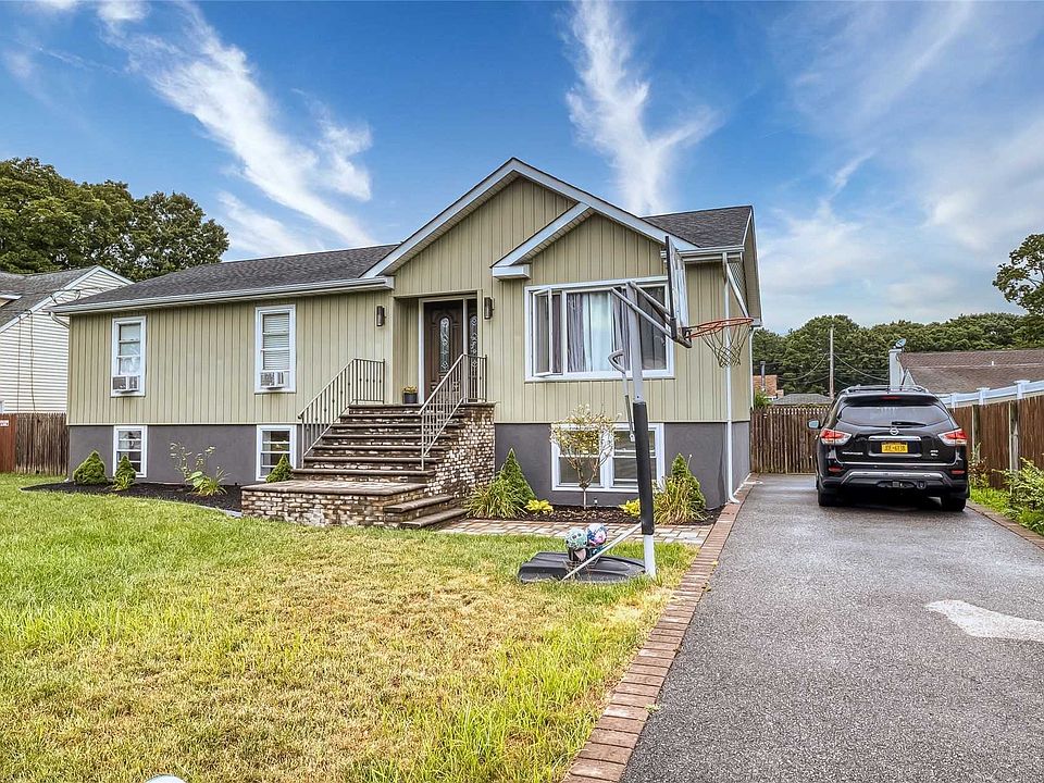 1st image of 39 Alcolade Dr E