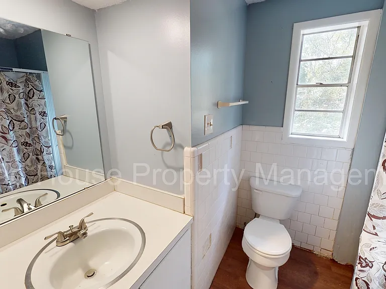 703 Simmons St — Photo 13