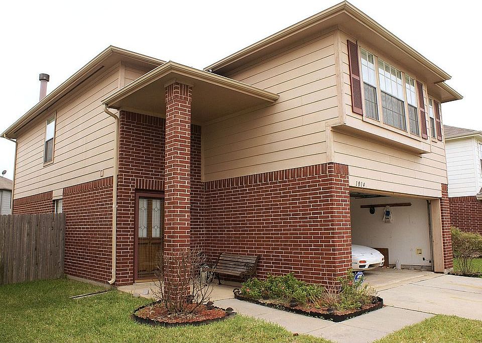 1st image of 1014 Willow West Dr