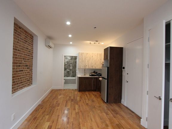 2nd image of 2366 Pacific St #1