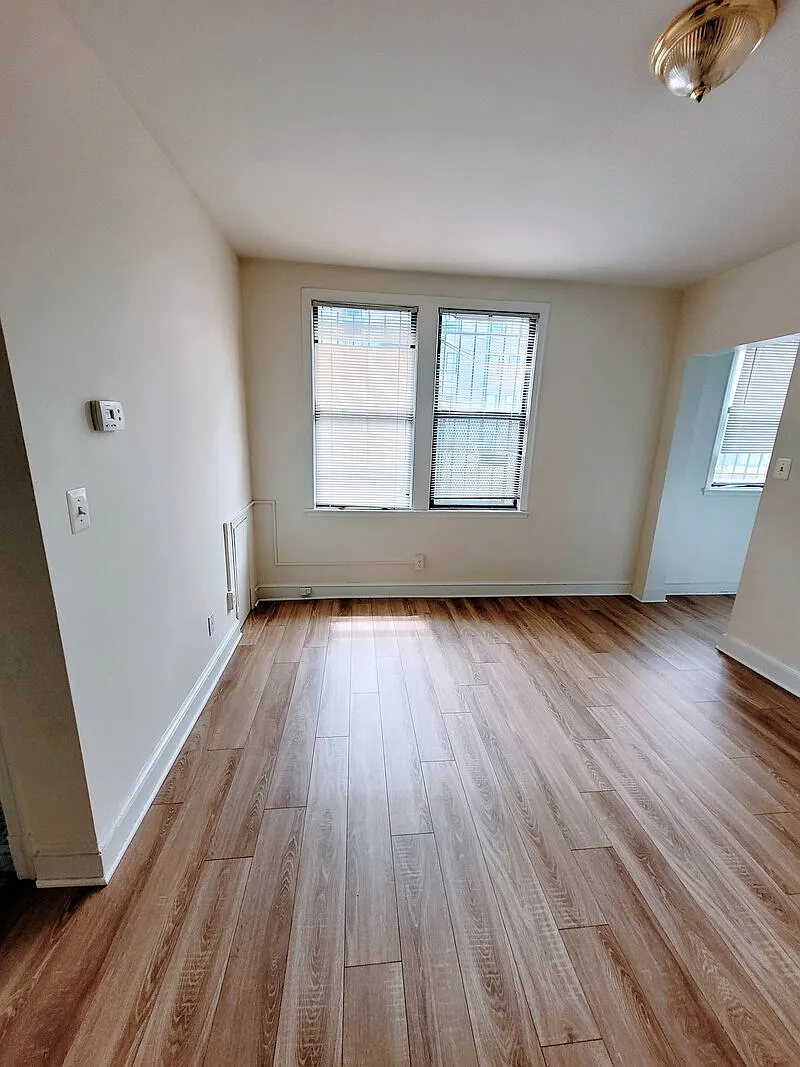 Studio, 273 sqft, $1,375 — Photo 2