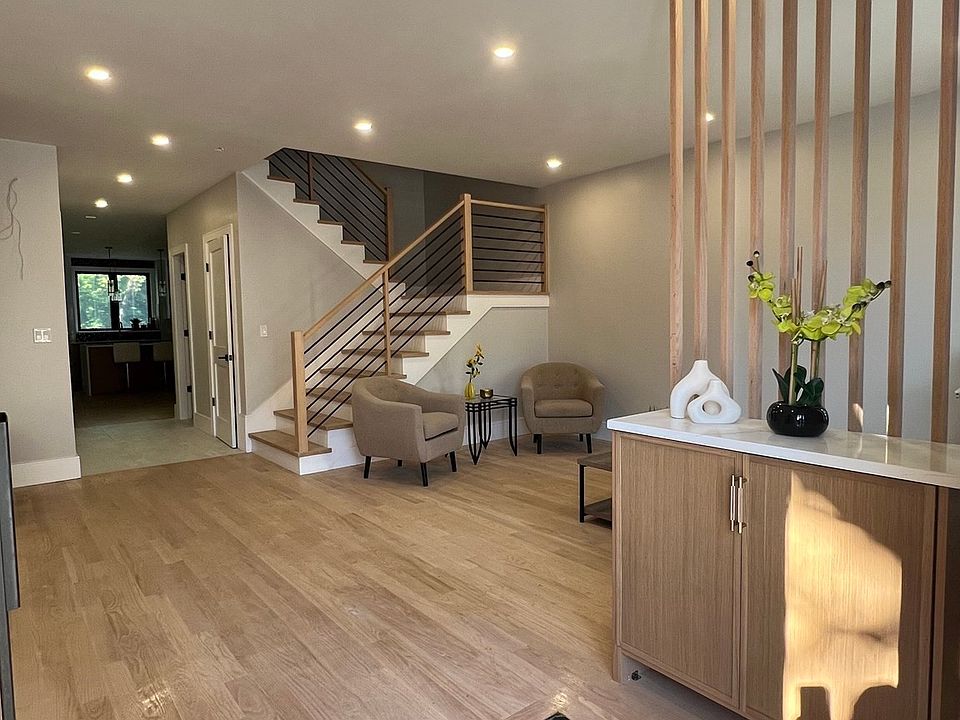 1st image of 53 Oak Ave