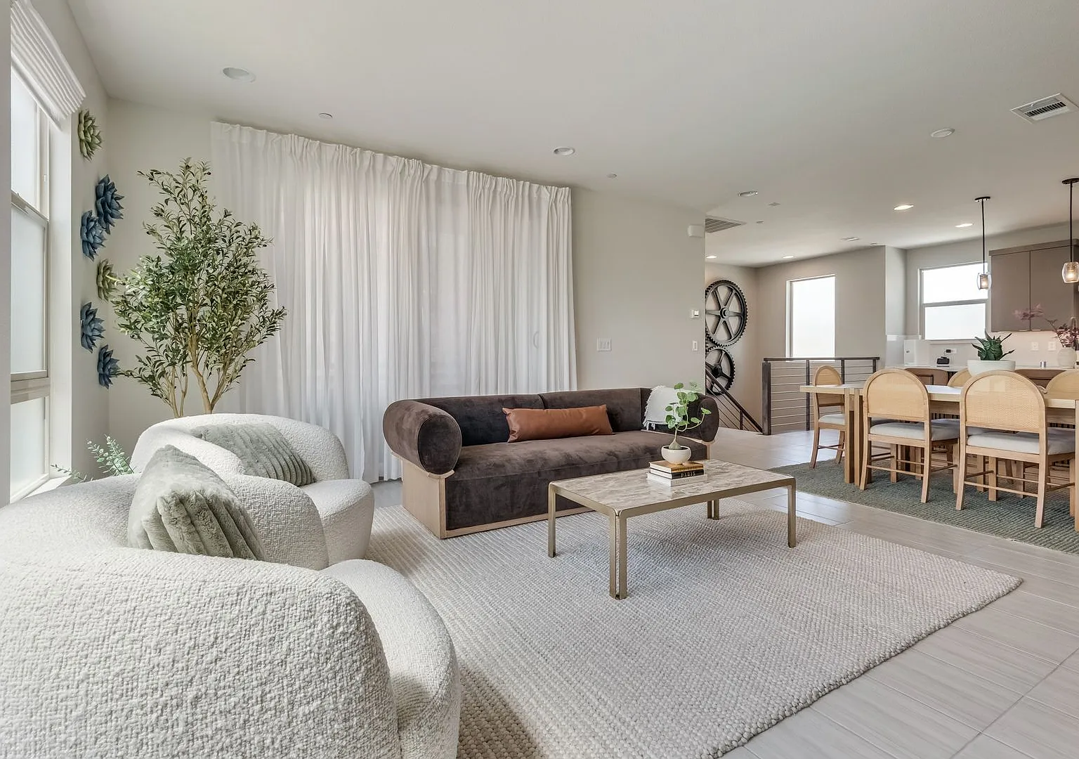 Stunning Modern 3-Story Home in Summerlin with Contemporary Style & Comfort — Photo 4