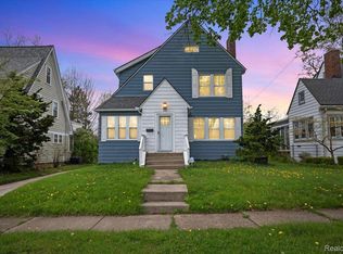 30 Chippewa Rd, Pontiac, MI 48341