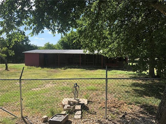 2nd image of 1806 Theresa Ln