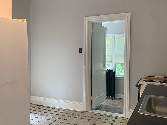 2nd image of 512 Market St #1