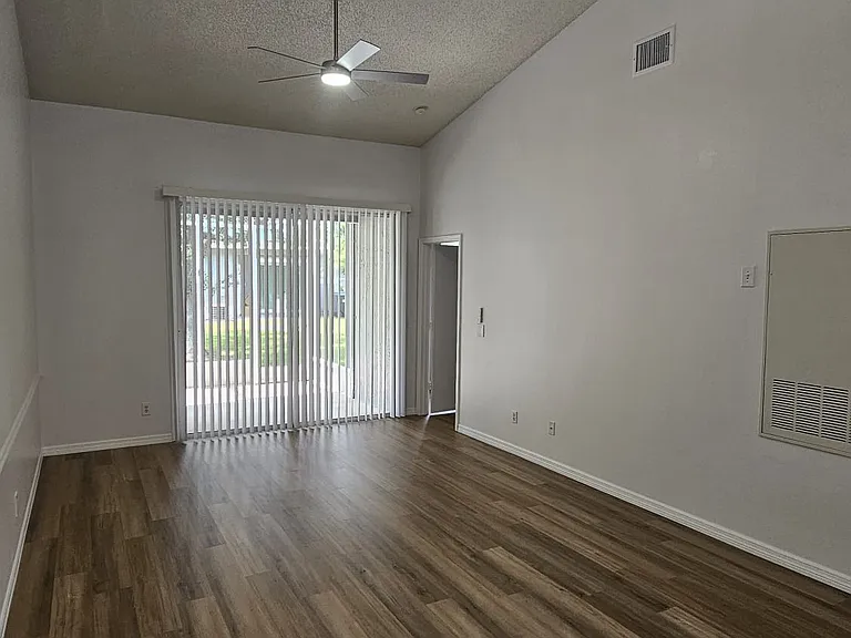 13117 Summerton Dr — Photo 10