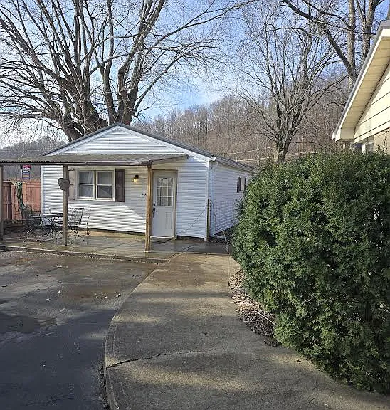 2584 Old State Road 37 S #C — Photo 1