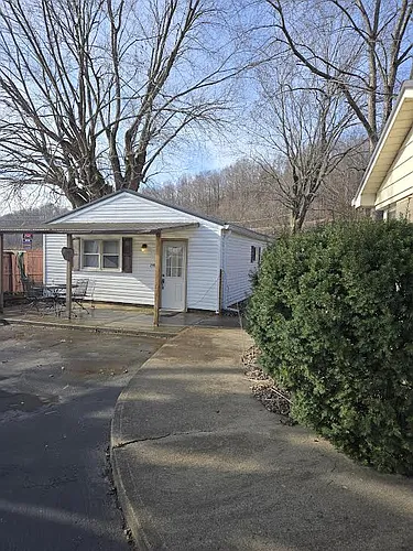 2584 Old State Road 37 S #C Photo 1