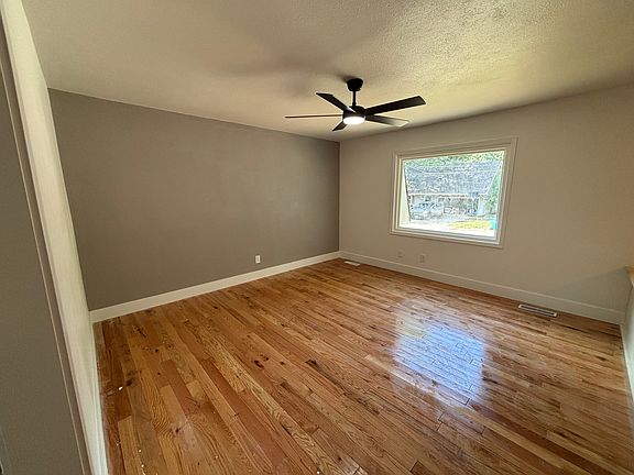 4th image of 214 E Berkeley St
