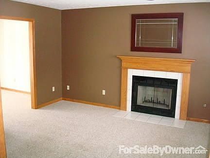 5th image of 868 Bryant Dr