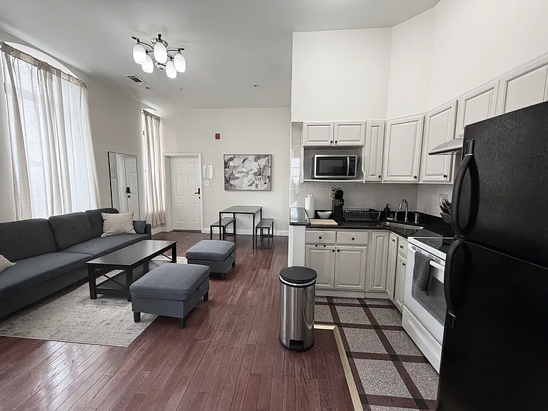 217 N 11th St #401 — Photo 3