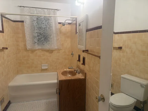 2742 N Downer Ave #A, Milwaukee, WI 53211