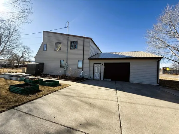 237 5th Ave NE, Cut Bank, MT 59427