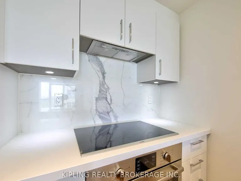 101 Saint Clair Ave W — Photo 15