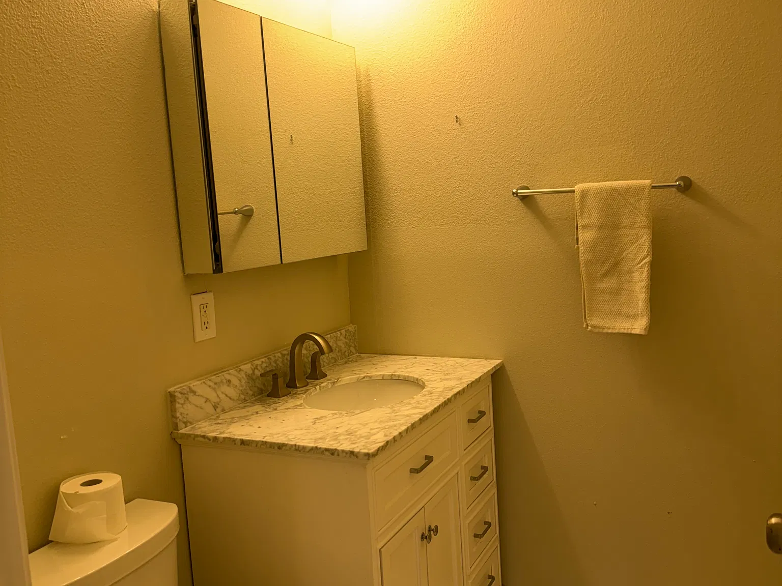 2 bed, 1.5 bath, 1000 sqft, $1,850 — Photo 3