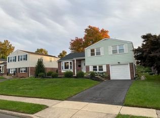 2948 Sunnycrest Rd, Willow Grove, PA 19090