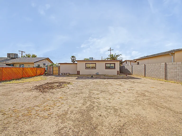 3107 N 25th Dr — Photo 19